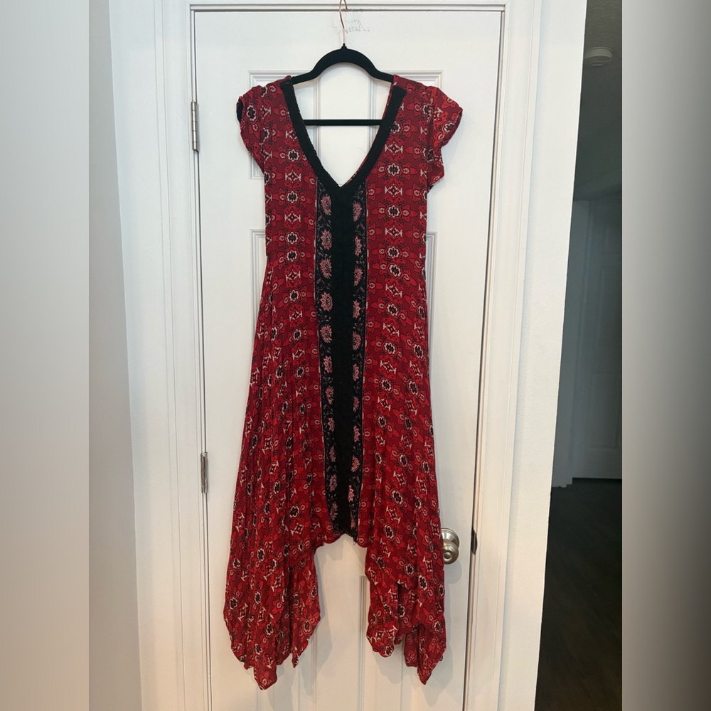 Nostalgia Red Floral High-Low Midi Dress with Black Center Panel
